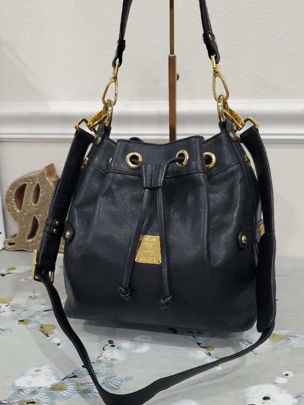 MCM Heritage Black Pebbled Leather Drawstring Bucket Bag - Picture 3 of 16